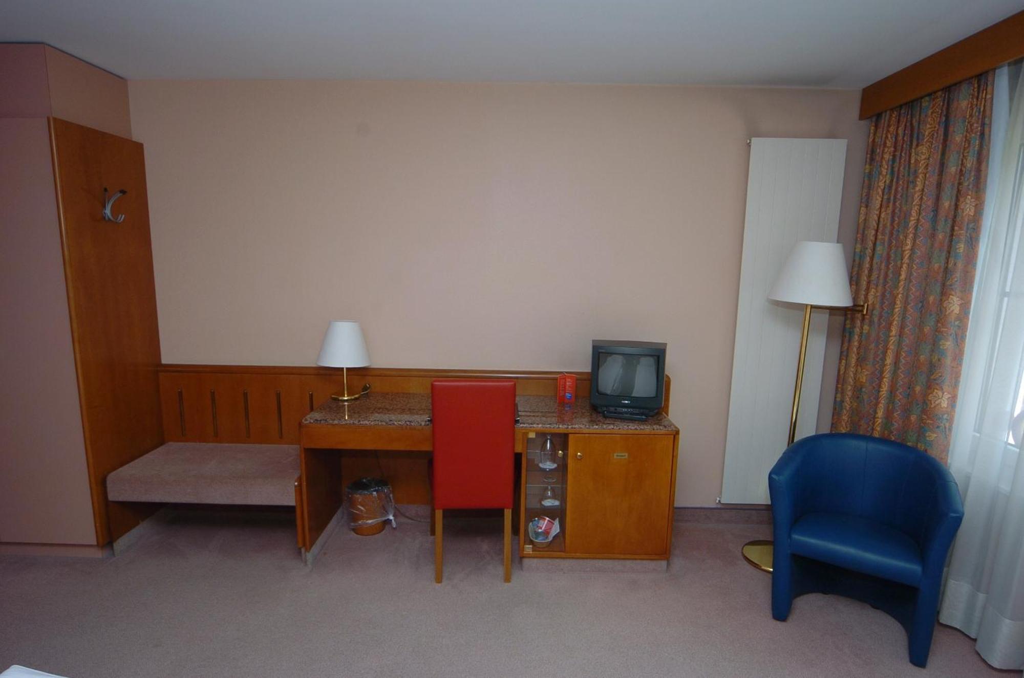 Hotel Le Cedre Bex Ruang foto